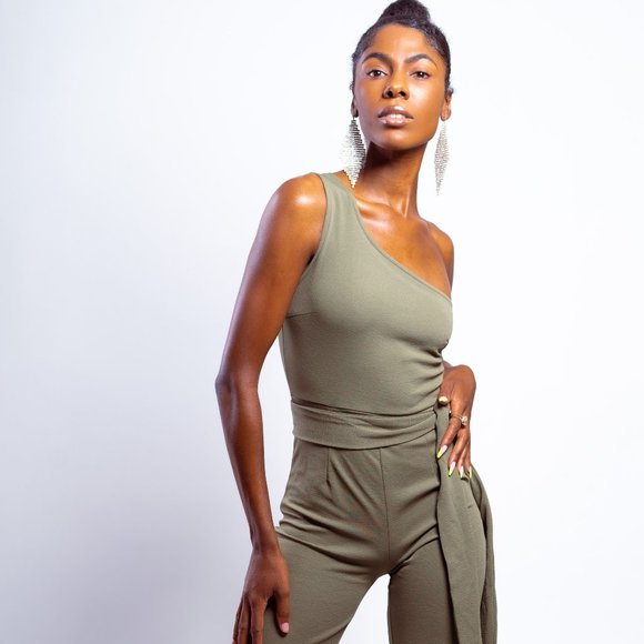 Green jumpsuit - Picture 4 of 5